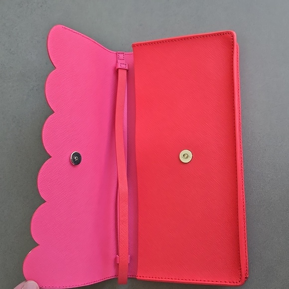 Kate Spade clutch wristlet scallop trim bag - Picture 10 of 16